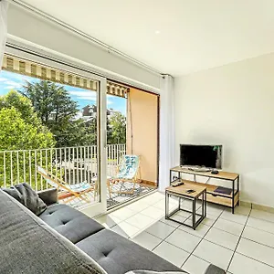 Appartement T2 Avec Balcon Aménagé Proche Centre, Annecy