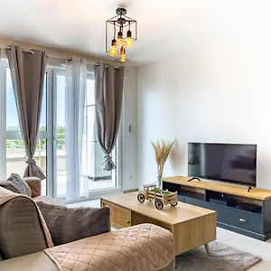 Appartement Charmante Résidence Avec Parking Privé Sur Place, Annecy